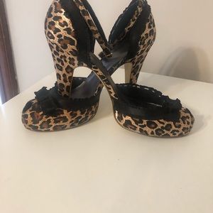 JLO by Jennifer Lopez cheetah heel size 10